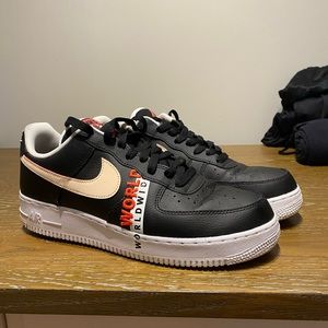 Nike Men's Air Force 1 '07 LV8 Worldwide Shoes